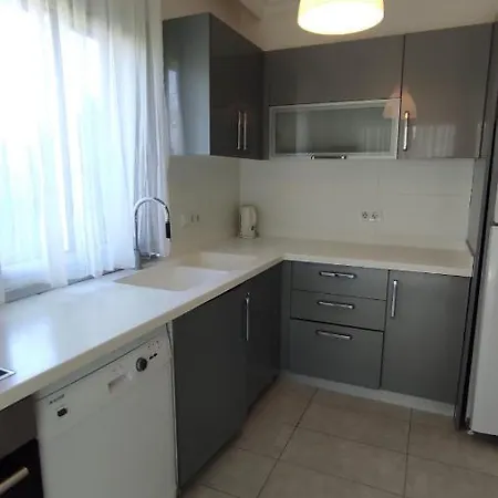 3- Bedroom With Large Garden 600m To Beach Çeşme