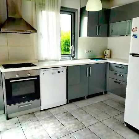 3- Bedroom With Large Garden 600m To Beach Çeşme
