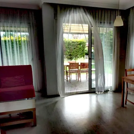 3- Bedroom With Large Garden 600m To Beach Villa *